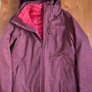 The North Face Women's Burgundy Jacket used but in good condition.